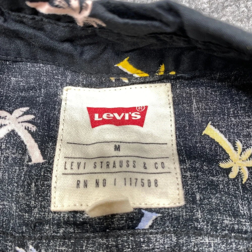 Levi's Shirt Mens Medium Black Palm Tree Print Short Sleeve Button Down Casual